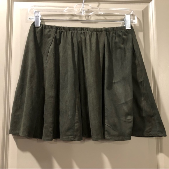 Brandy Melville | Olive Green Suede Skirt - Picture 3 of 8
